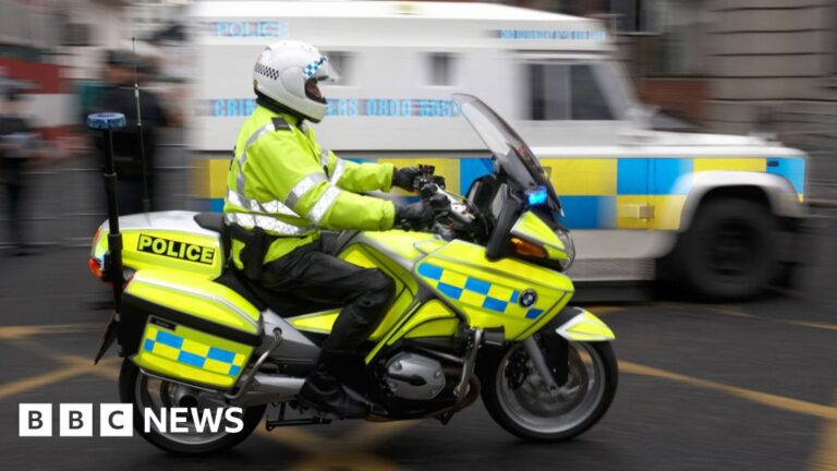 PSNI data breach: Details of NI police in hands of dissident republicans