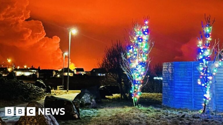 Iceland volcano: Pollution warning for capital after eruption