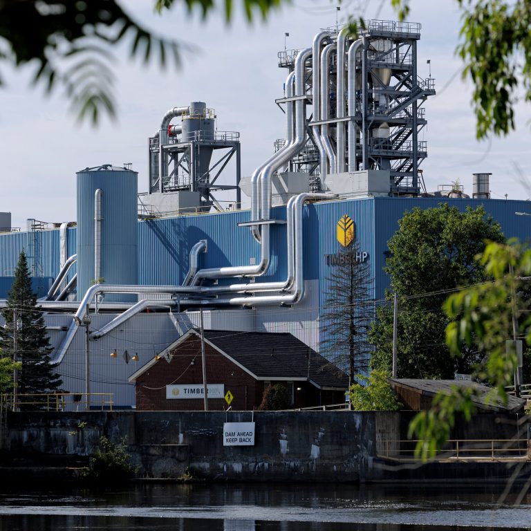 A Maine Town, Once Dependent on a Paper Mill, Tries to Move On