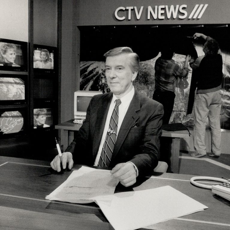 Lloyd Robertson, Unflappable Canadian Broadcaster, Dies at 92
