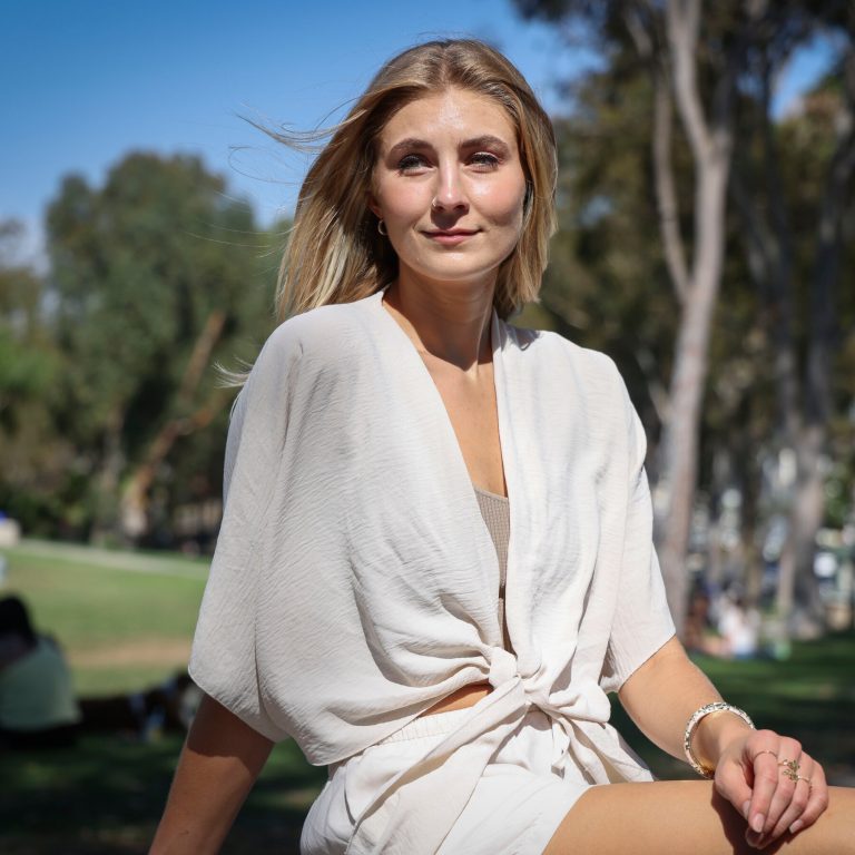 Should You Be Dating While Unemployed?