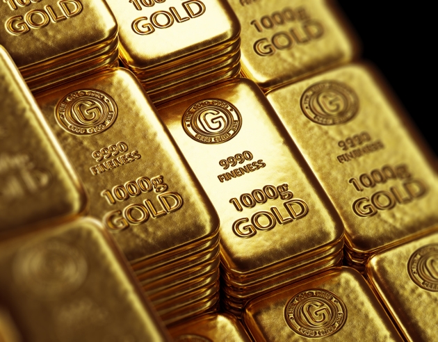 Gold extends breakout as dollar slides on U.S. debt fears